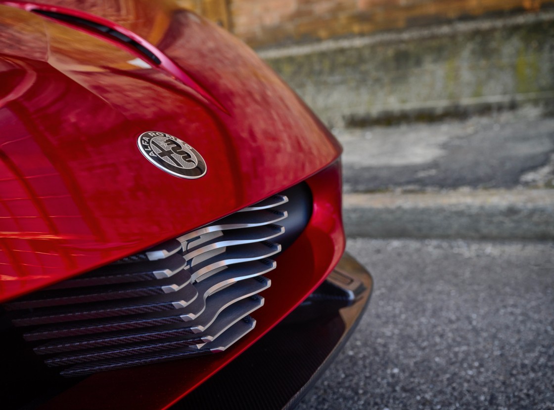 Alfa Romeo 33 Stradale-55.jpg