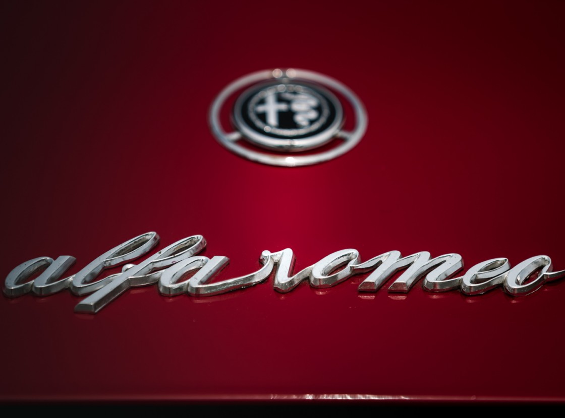 Alfa Romeo 33 Stradale-68.jpg