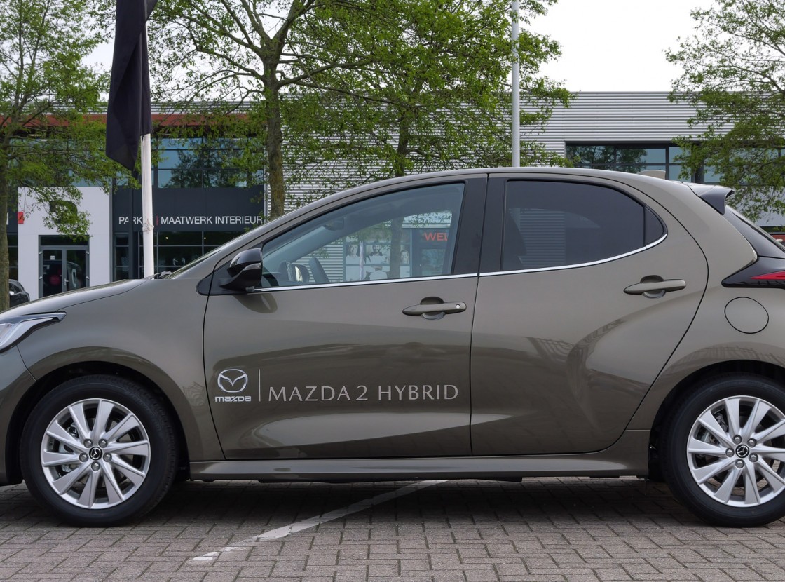Mazda 2 Hybrid-5.jpg