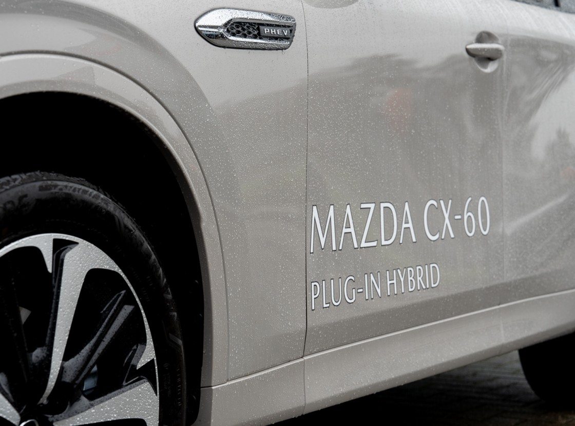 Mazda CX60-6.jpg