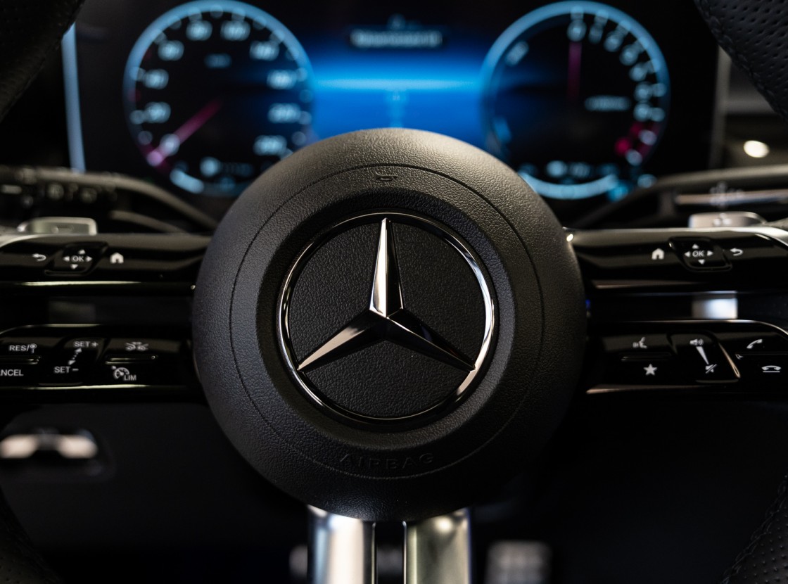 Mercedes-23.jpg