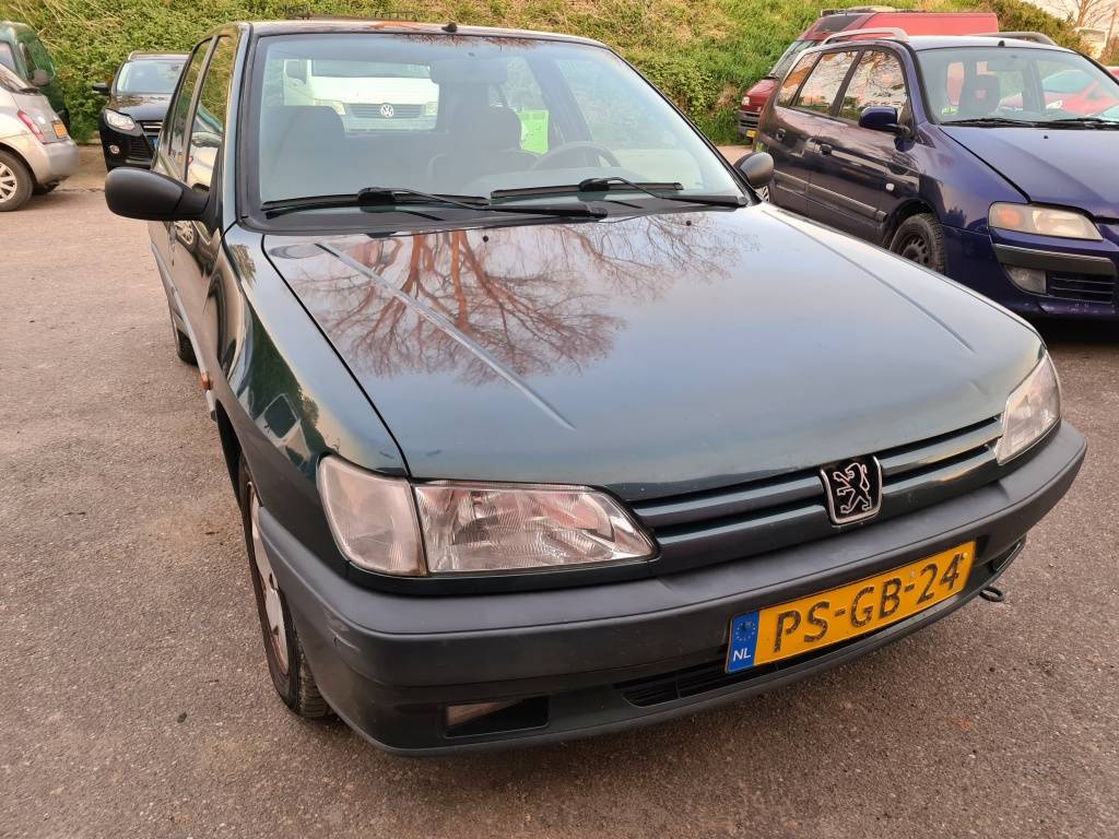 Peugeot 306