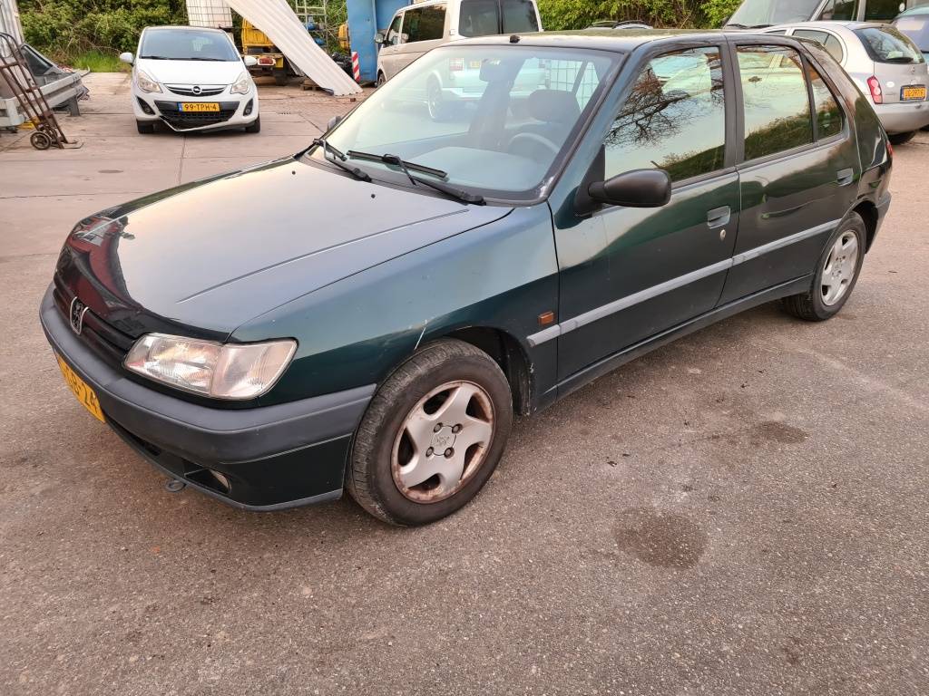 Peugeot 306