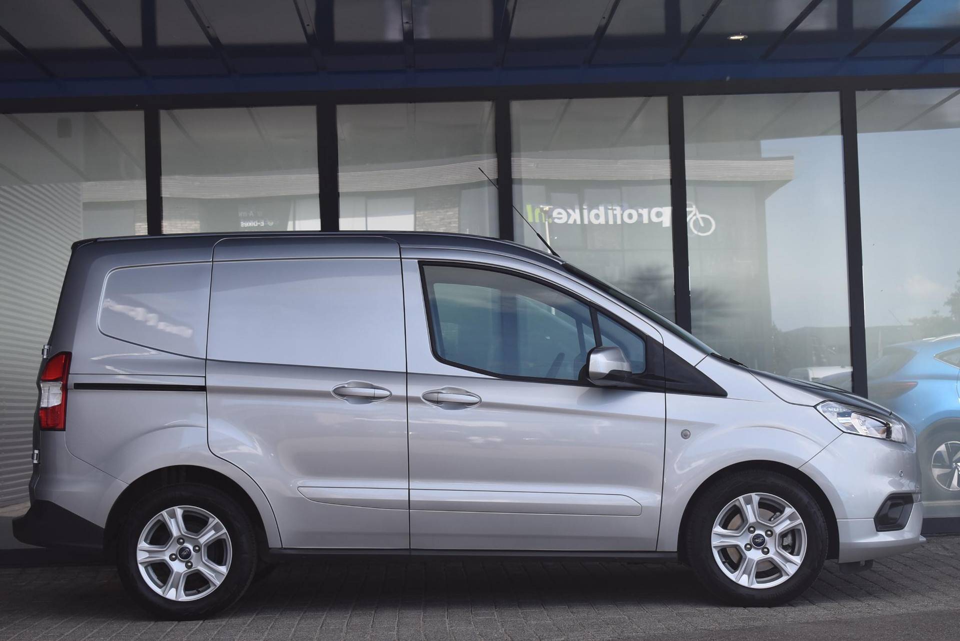 Ford Transit Courier