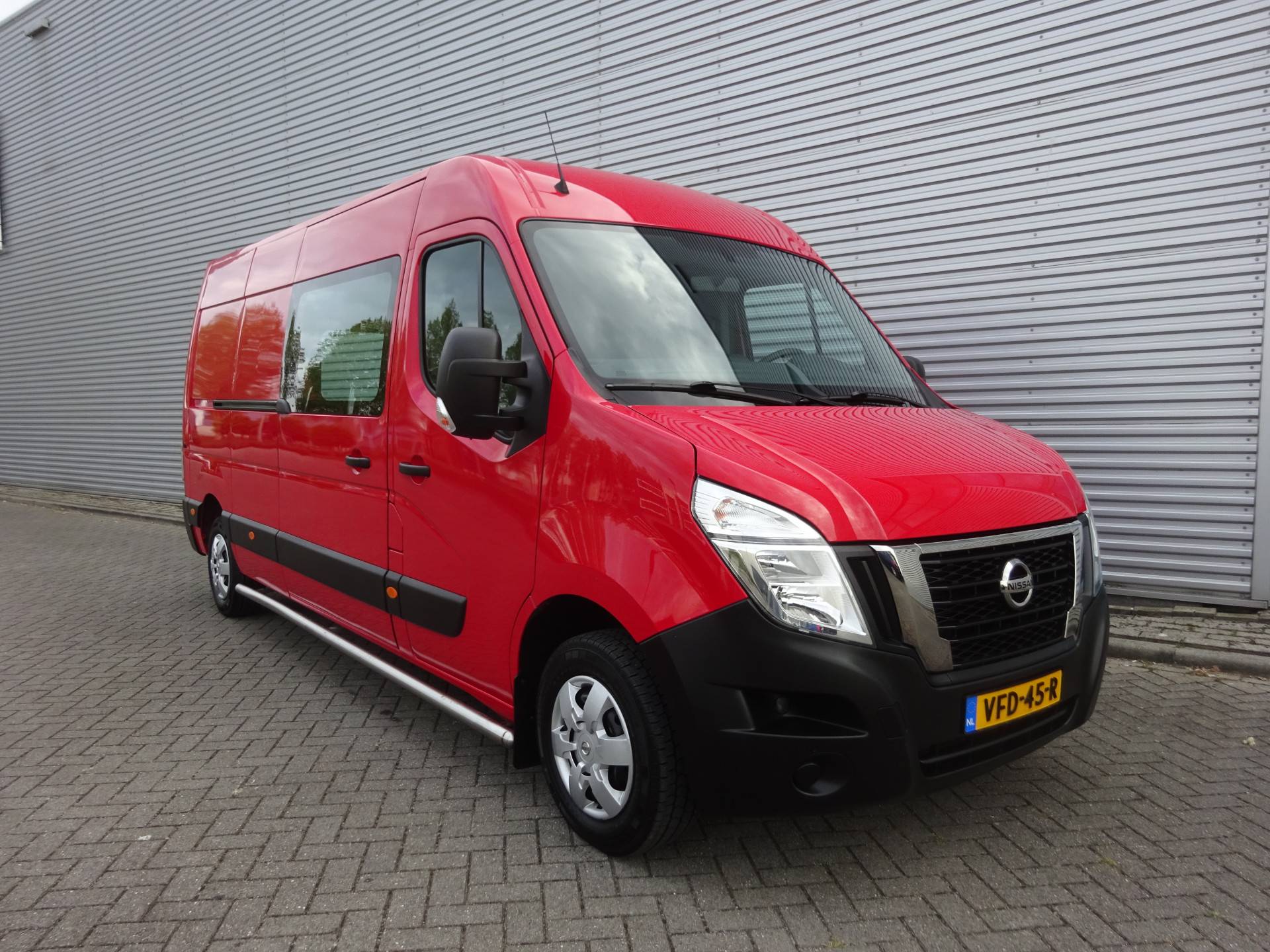 Nissan NV400