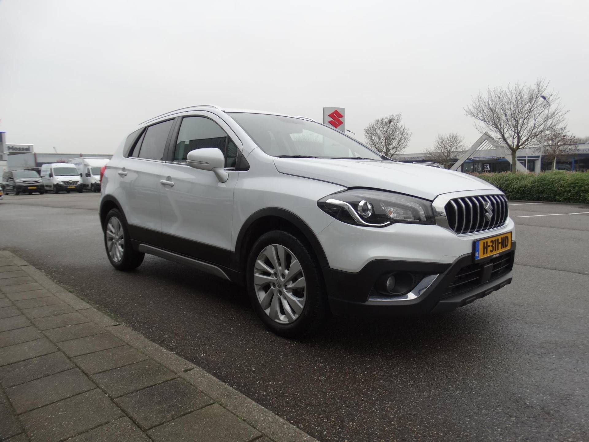 Suzuki S-Cross