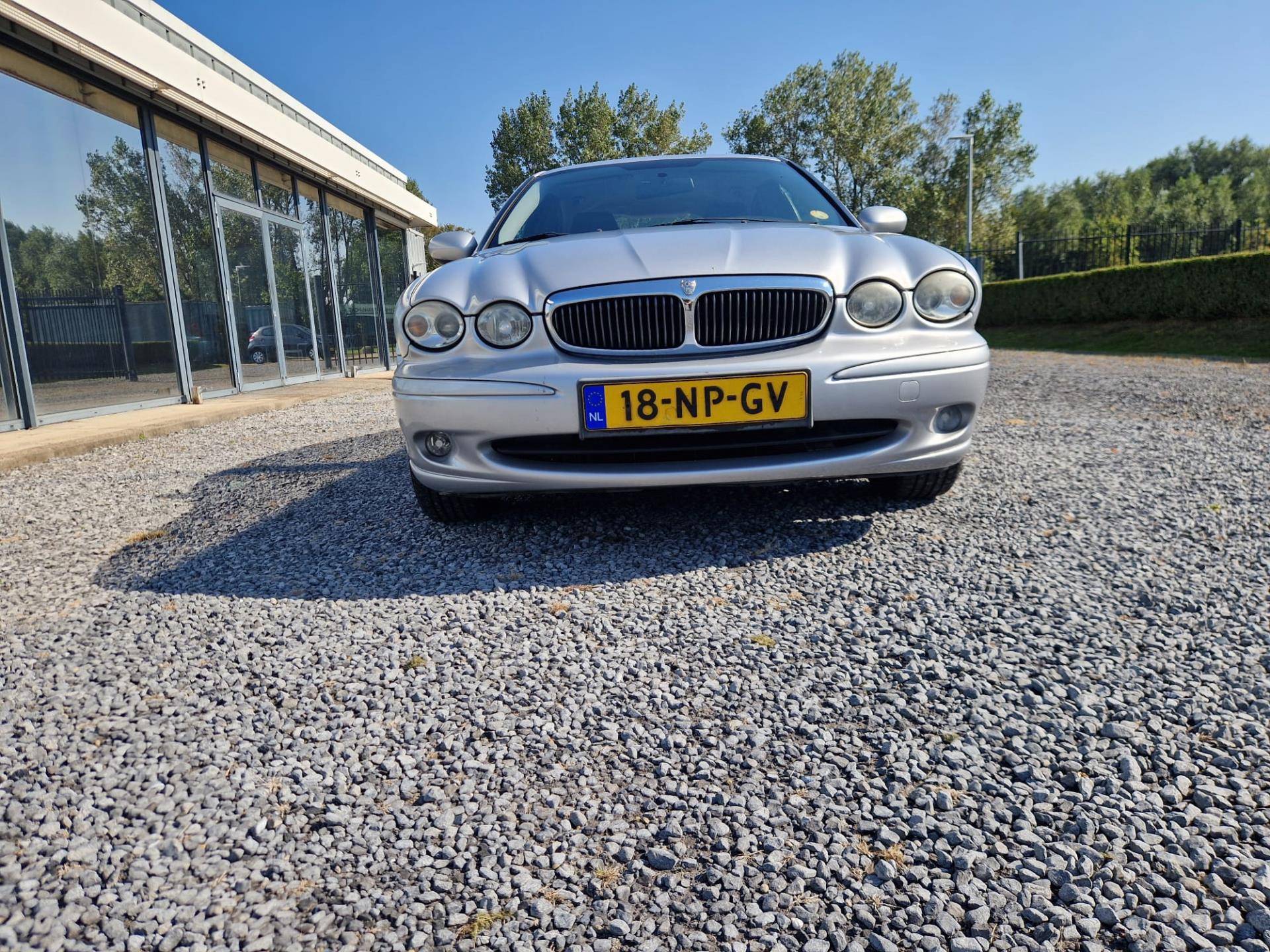 Jaguar X-Type