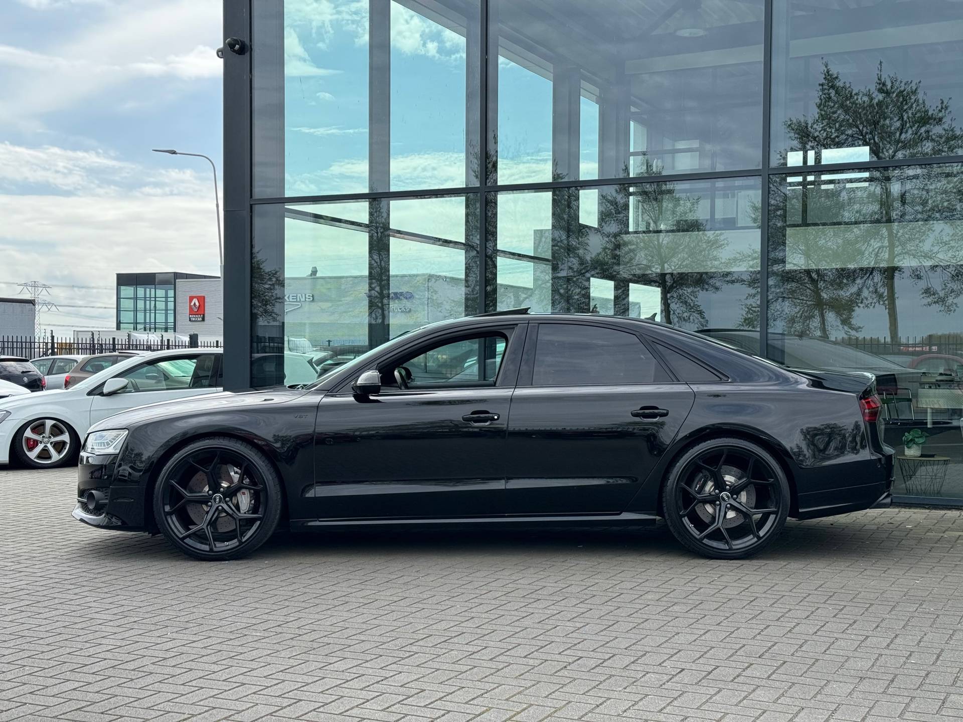 Audi S8