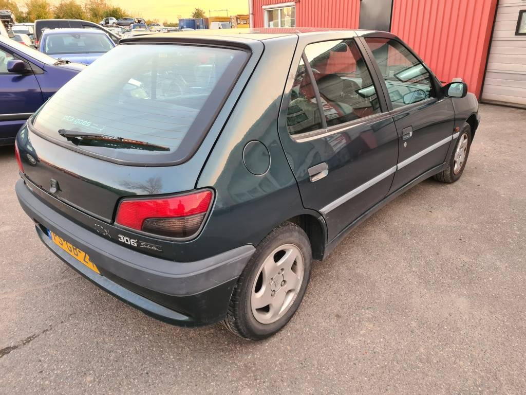 Peugeot 306