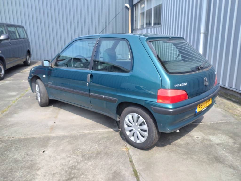 Peugeot 106