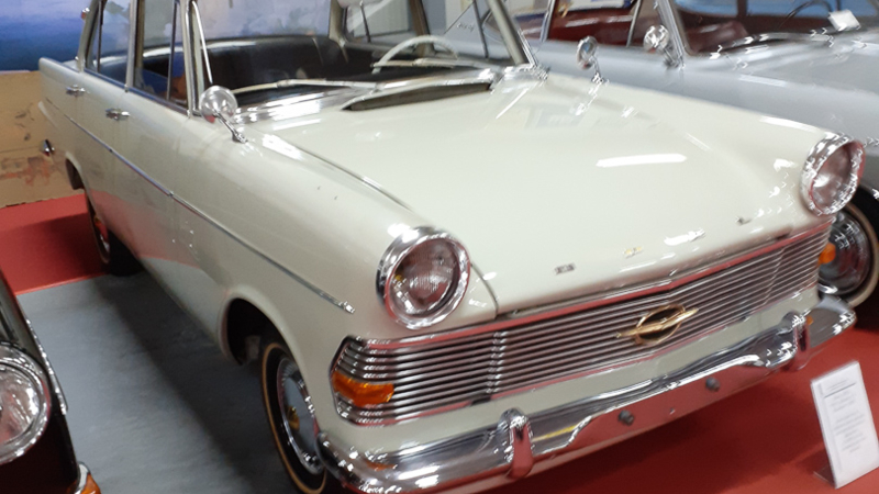 Eerste Nederlandse OPEL Automuseum in Tijnje