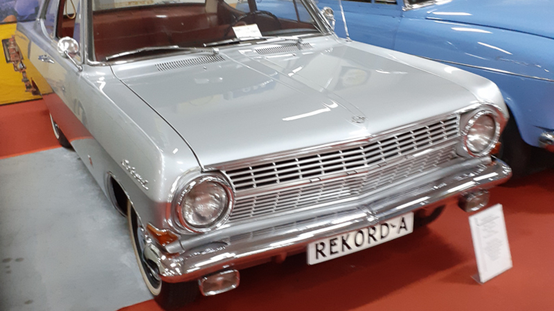 Eerste Nederlandse OPEL Automuseum in Tijnje