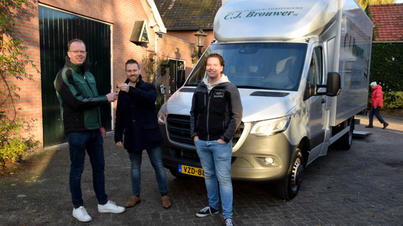 Nieuwe Mercedes-Benz Sprinter voor Meubelstoffeerderij Brouwer