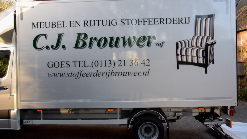 Nieuwe Mercedes-Benz Sprinter voor Meubelstoffeerderij Brouwer