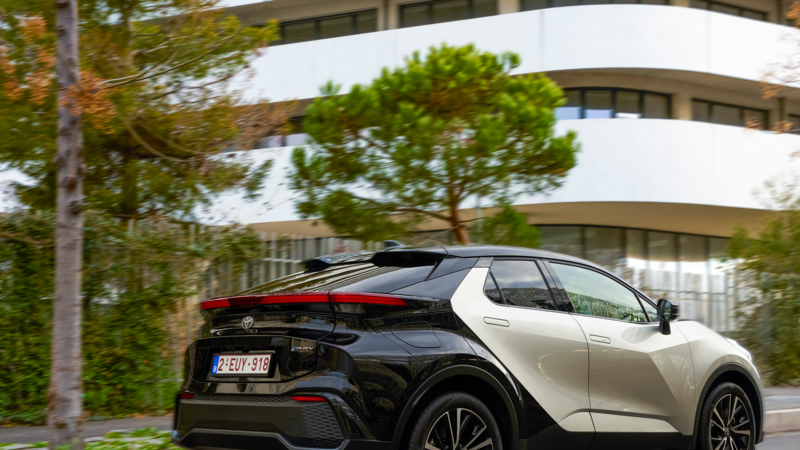 Toyota introduceert de Toyota C-HR Plug-in Hybrid 220