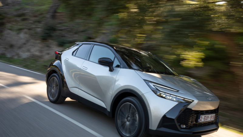 Toyota introduceert de Toyota C-HR Plug-in Hybrid 220