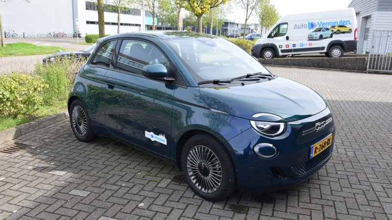 Tourrit Fiat- (130) Club startte bij Auto Vermeulen