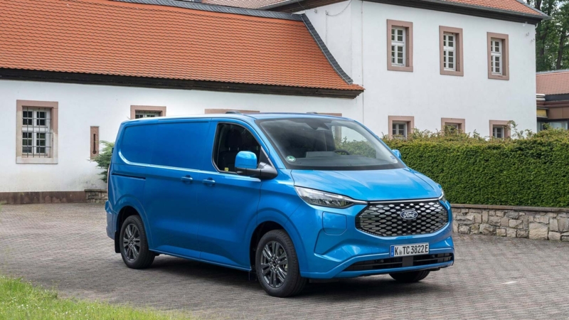 Ford Pro introduceert de geheel nieuwe E-Transit Custom