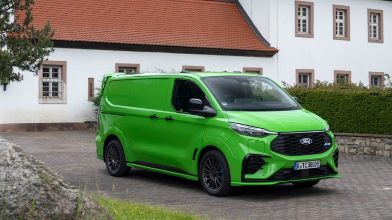 Ford Pro introduceert de geheel nieuwe E-Transit Custom