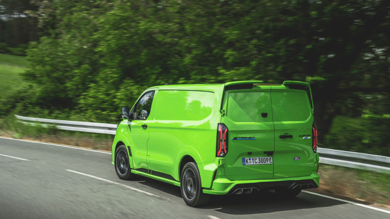 Ford Pro introduceert de geheel nieuwe E-Transit Custom