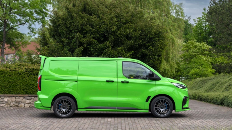 Ford Pro introduceert de geheel nieuwe E-Transit Custom