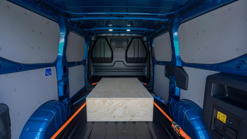 Ford Pro introduceert de geheel nieuwe E-Transit Custom