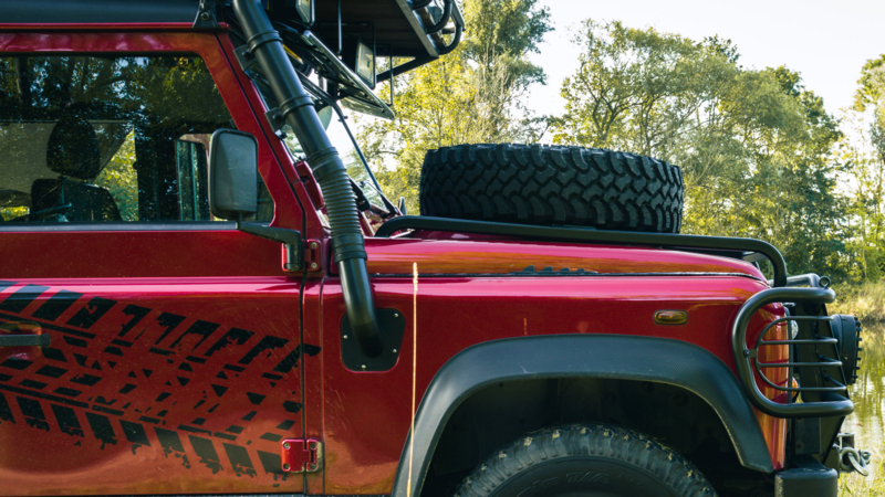 Deze bijzondere Land Rover Defender 110 Camper staat bij Auto Ventura!