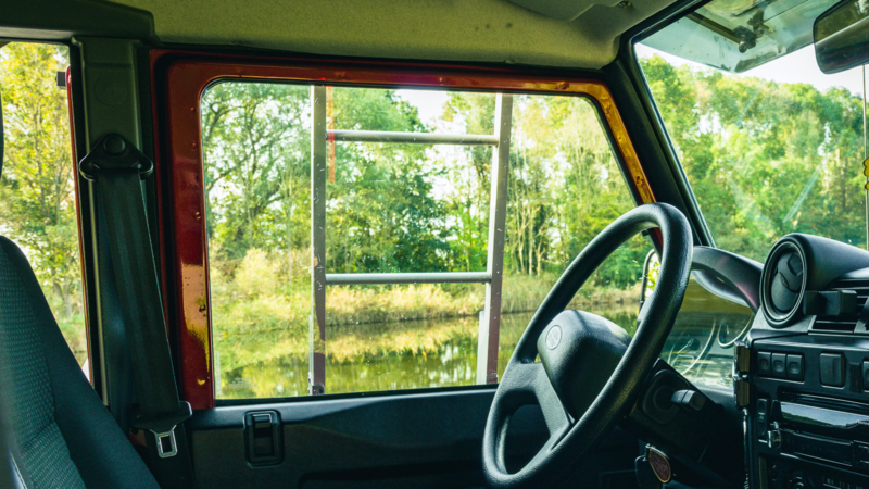 Deze bijzondere Land Rover Defender 110 Camper staat bij Auto Ventura!