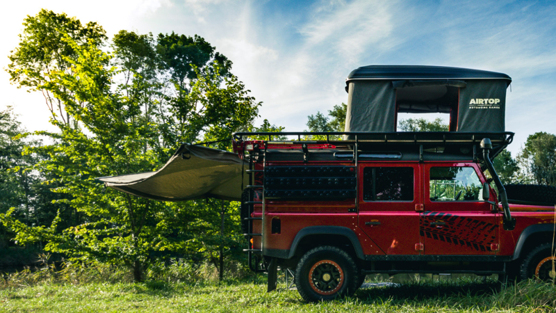 Deze bijzondere Land Rover Defender 110 Camper staat bij Auto Ventura!