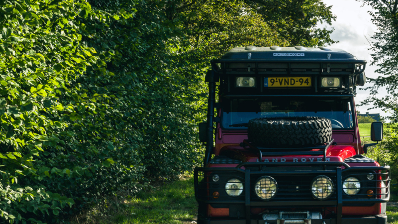 Deze bijzondere Land Rover Defender 110 Camper staat bij Auto Ventura!