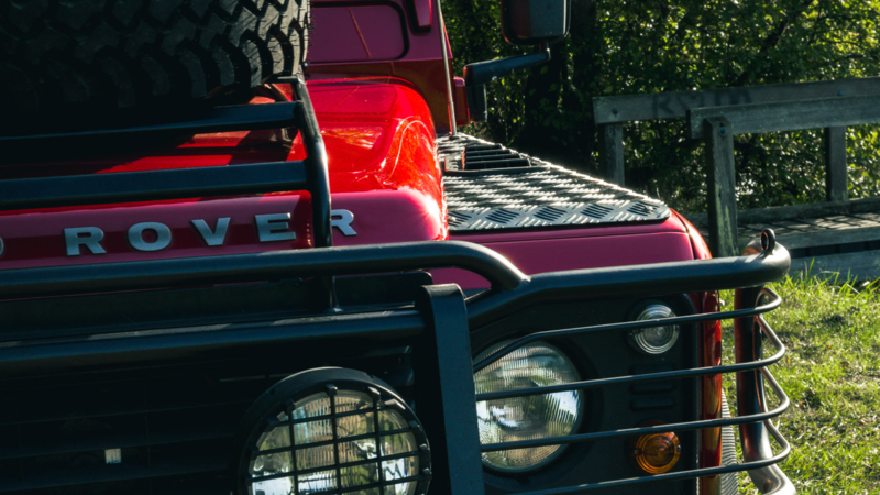 Deze bijzondere Land Rover Defender 110 Camper staat bij Auto Ventura!