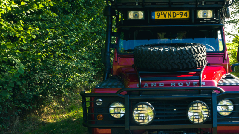 Deze bijzondere Land Rover Defender 110 Camper staat bij Auto Ventura!