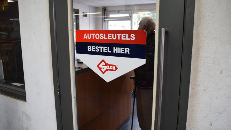De autosleutelservice van Autobedrijf Van Weele in Krabbendijke