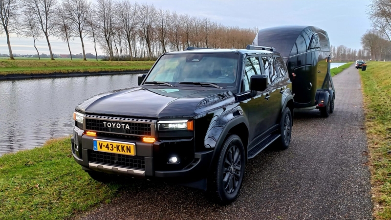 10e Toyota Land Cruiser Van voor Paardenslachthuis De Kok BV