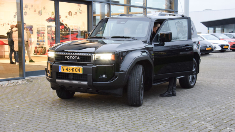 10e Toyota Land Cruiser Van voor Paardenslachthuis De Kok BV