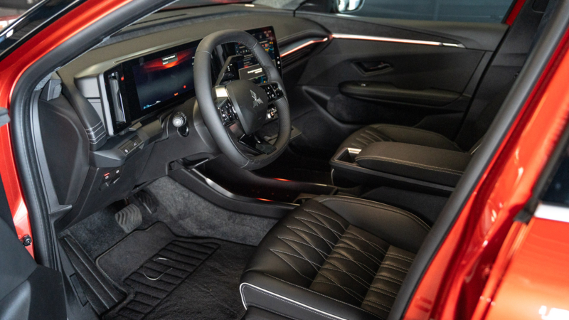 Nieuwe Mitsubishi Eclipse Cross en Grandis geïntroduceerd bij Auto Moret in Terneuzen