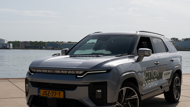 AutoZeeland rijdt de KGM Actyon Hybrid