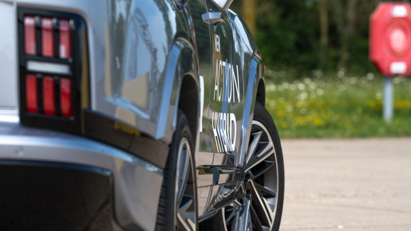 AutoZeeland rijdt de KGM Actyon Hybrid