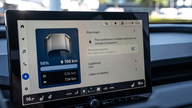 AutoZeelandtest van de Toyota RAV4 GR Plug-In-Hybrid 300 Sport