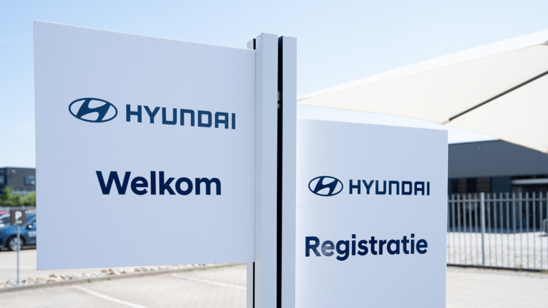 Hyundai IONIQ 3 maakt indruk tijdens onthulling bij Auto Sturm in Goes