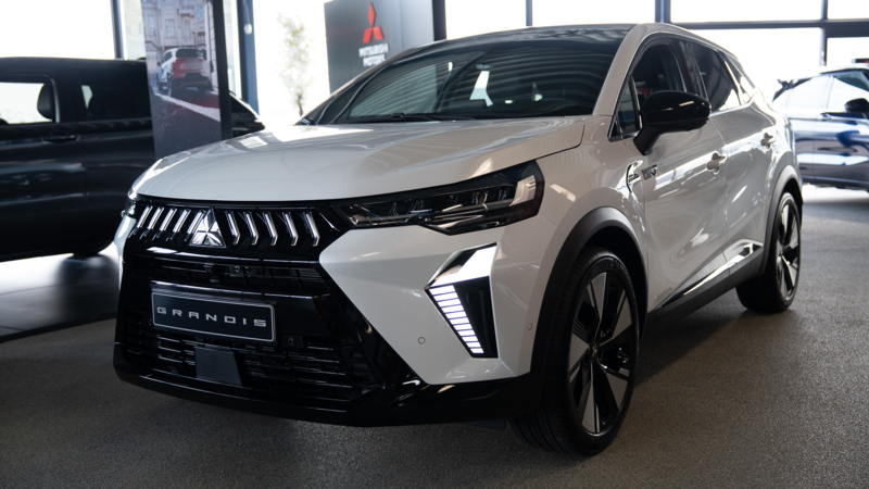 Nieuwe Mitsubishi Eclipse Cross en Grandis geïntroduceerd bij Auto Moret in Terneuzen