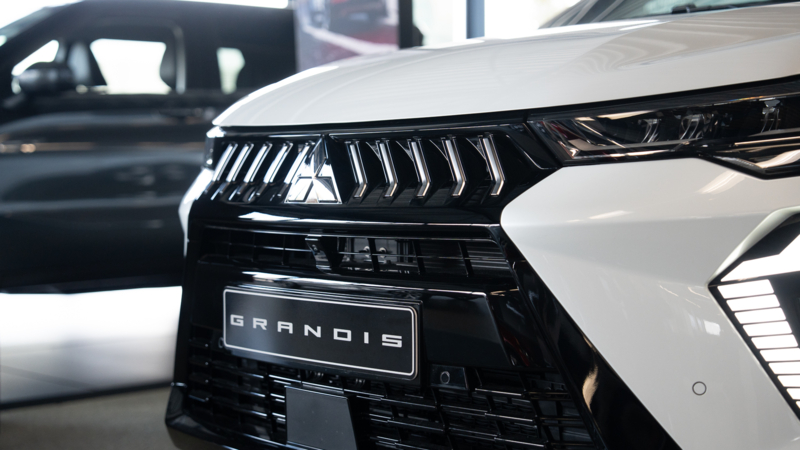 Nieuwe Mitsubishi Eclipse Cross en Grandis geïntroduceerd bij Auto Moret in Terneuzen