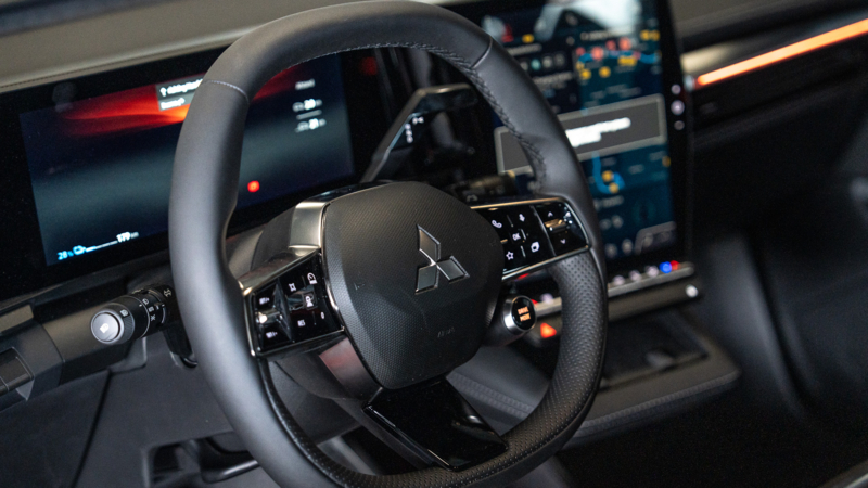Nieuwe Mitsubishi Eclipse Cross en Grandis geïntroduceerd bij Auto Moret in Terneuzen