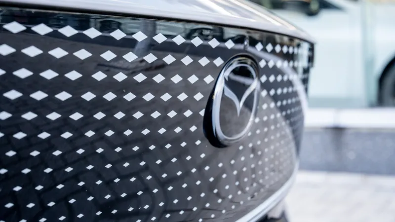 AutoZeelandtest van de Mazda 6e Takumi Plus Long Range