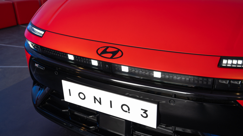 Hyundai IONIQ 3 maakt indruk tijdens onthulling bij Auto Sturm in Goes
