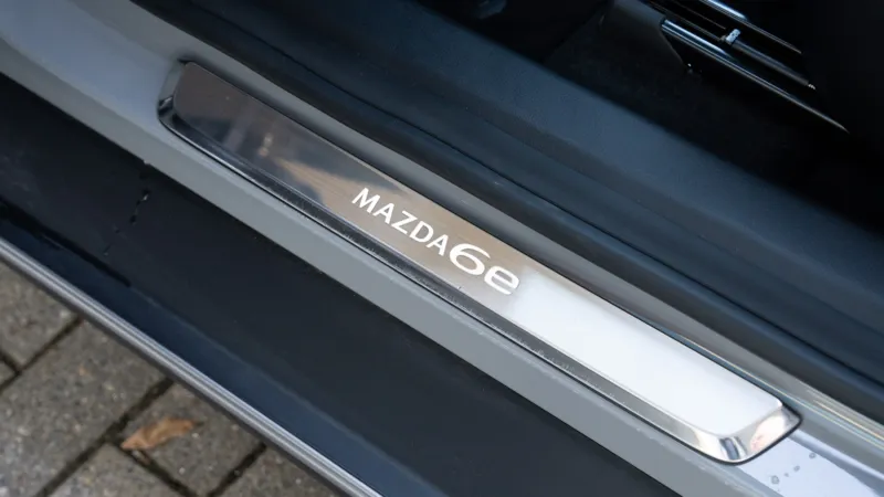 AutoZeelandtest van de Mazda 6e Takumi Plus Long Range