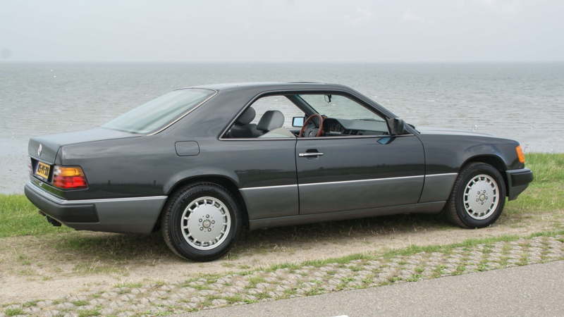 Louwman Mercedes-Benz viert het 40-jarig jubileum van Peter Poppe