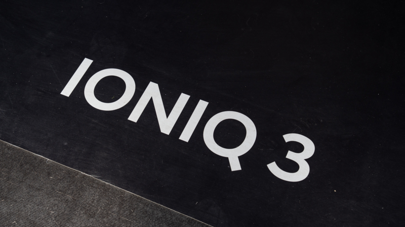 Hyundai IONIQ 3 maakt indruk tijdens onthulling bij Auto Sturm in Goes