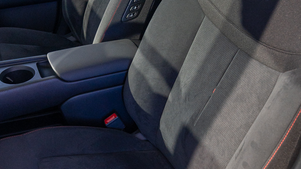 Hyundai IONIQ 3 maakt indruk tijdens onthulling bij Auto Sturm in Goes