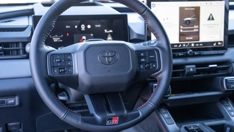 AutoZeelandtest van de Toyota RAV4 GR Plug-In-Hybrid 300 Sport